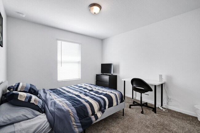 Building Photo - ***APPLICATION CURRENTLY UNDER REVIEW***Tw...