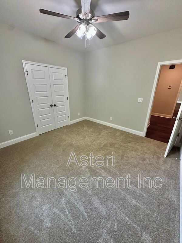 Building Photo - 113 Lasso Drive