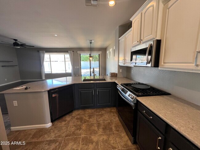 Building Photo - 6729 S Pewter Way