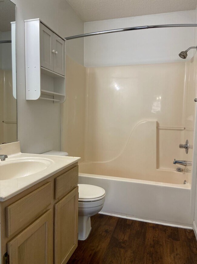 Building Photo - 135 Vixen Cir
