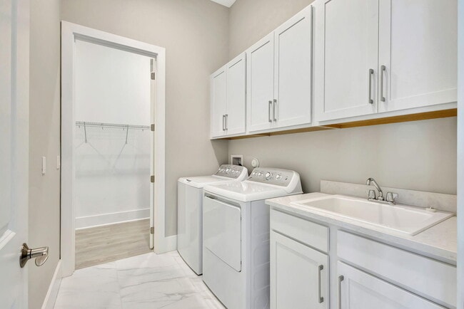 Building Photo - 11953 SW Vano Wy