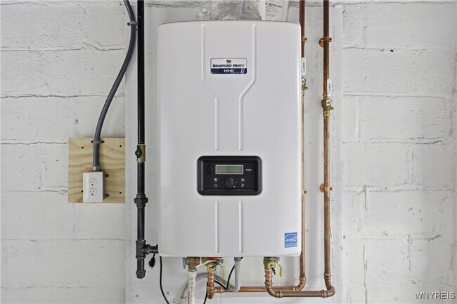 Building Photo - 219 Louvaine Dr