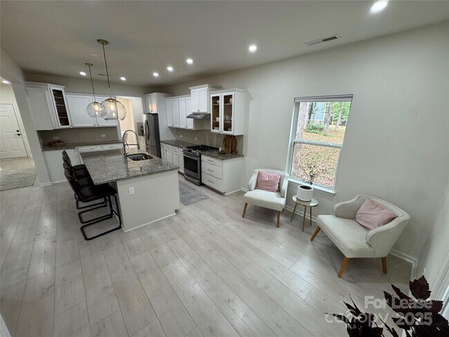 Building Photo - 8419 Aspen Ct