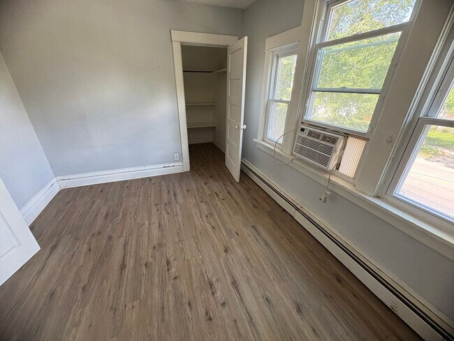 Building Photo - 205 Rowell Ave
