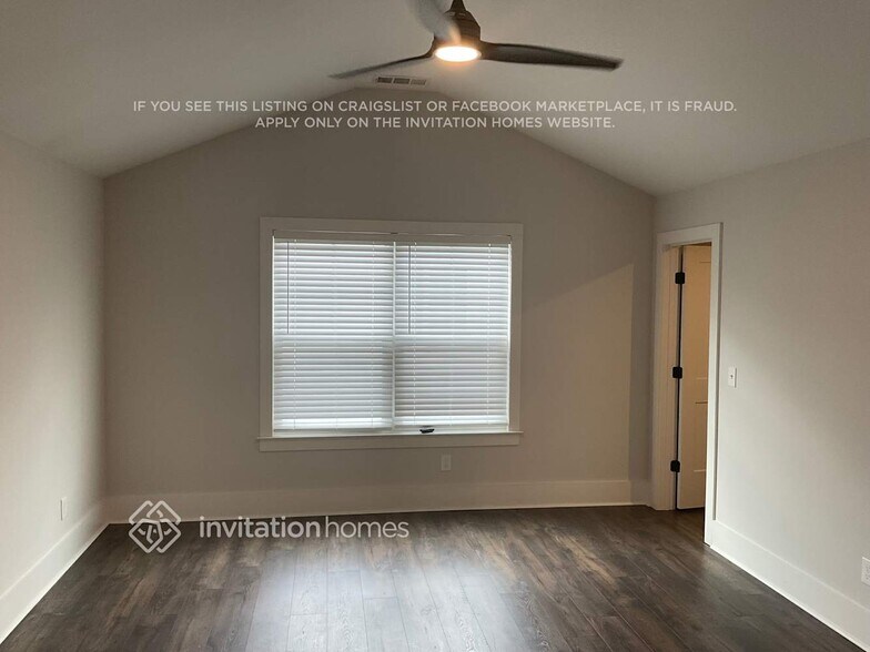 Building Photo - 242 Founders Ln