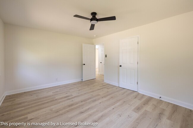 Building Photo - 409 Eastover Ave
