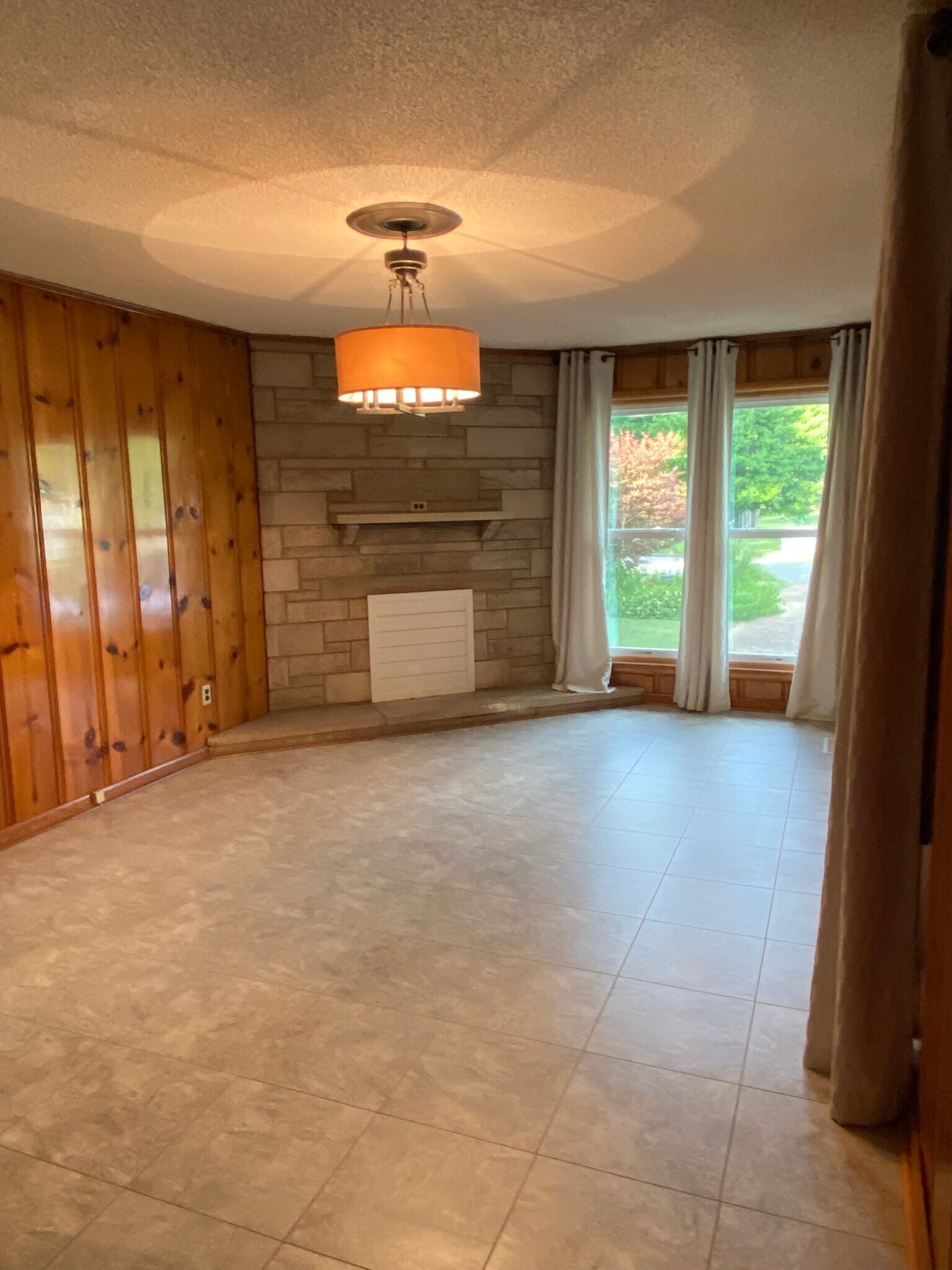 Building Photo - 117 Camellia Dr