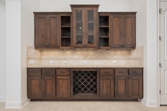 Building Photo - 14505 Ladera Blvd