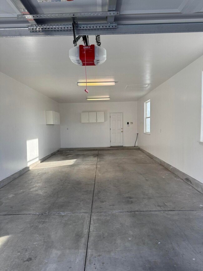 Building Photo - 9700 Lagrima De Oro Rd NE