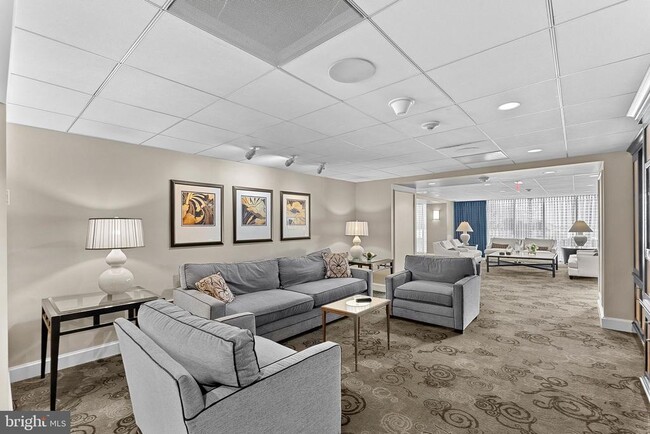 Building Photo - 4601 N Park Ave