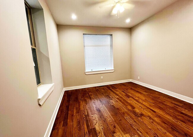 Building Photo - 3216 Bishop St