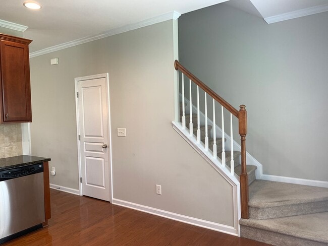 Building Photo - Perfectly Located 2 Bedroom Suite Townhome...