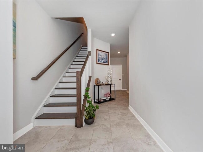 Building Photo - 11115 Hazelnut Ln