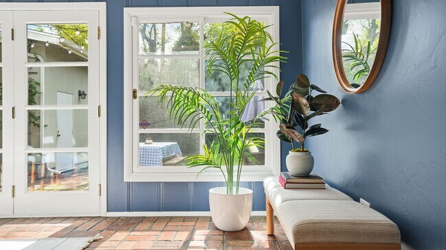 Building Photo - FALL IN LOVE with Ranch Style Living!