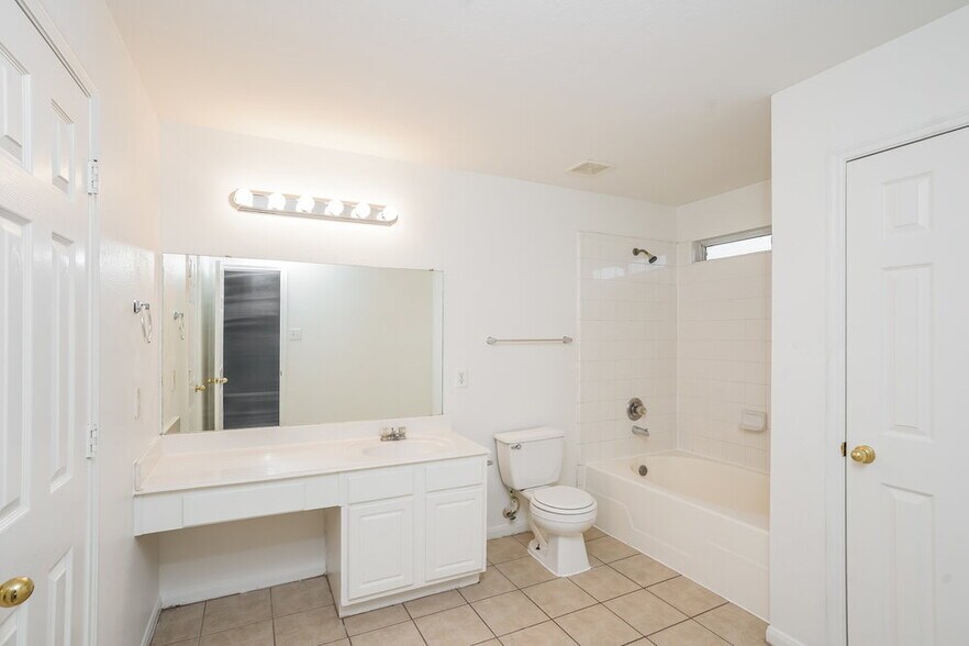 Building Photo - 13426 Fountain Hills Ct