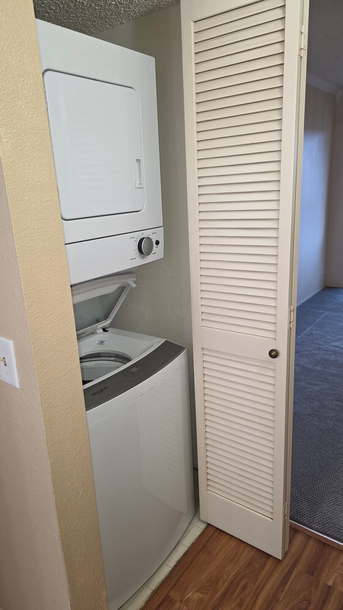 Building Photo - 5990 Dandridge Ln