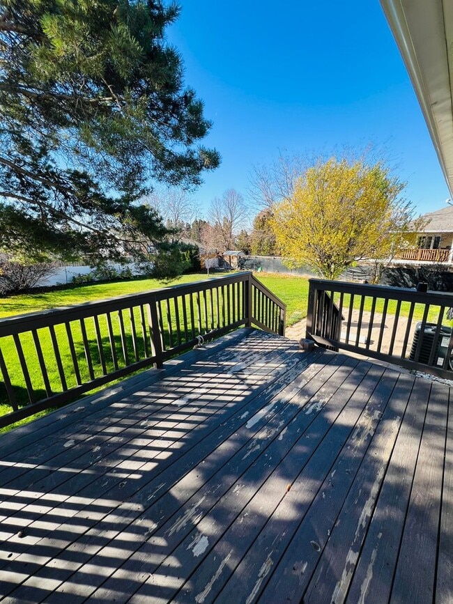 Building Photo - Beautiful 4 Bedroom 3-Bathroom Home