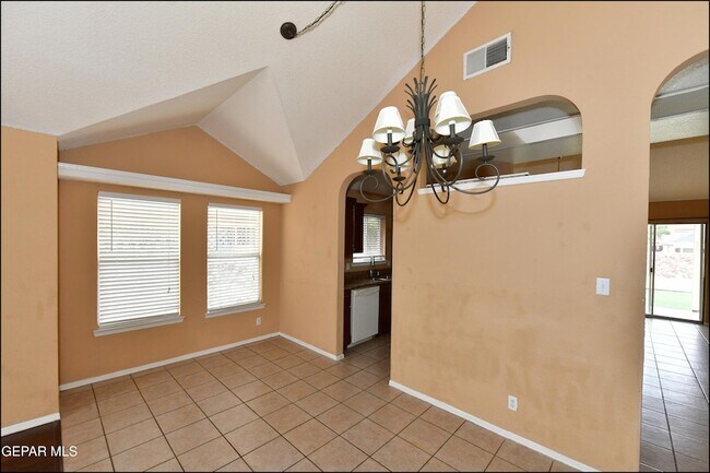Building Photo - 7737 Plaza Azul Rd