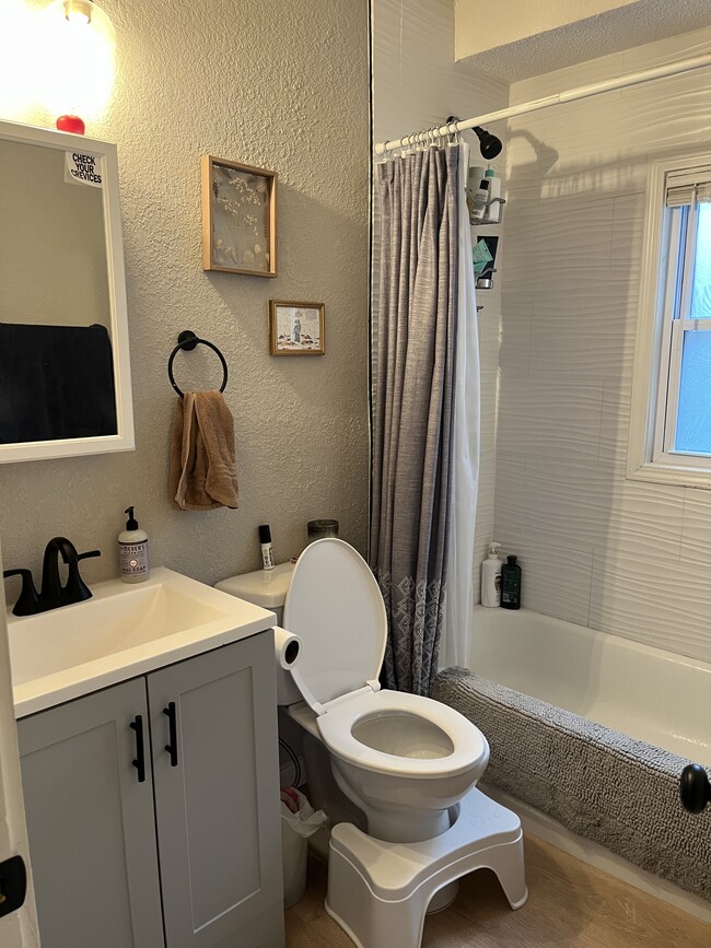 Building Photo - 4125 Olive St