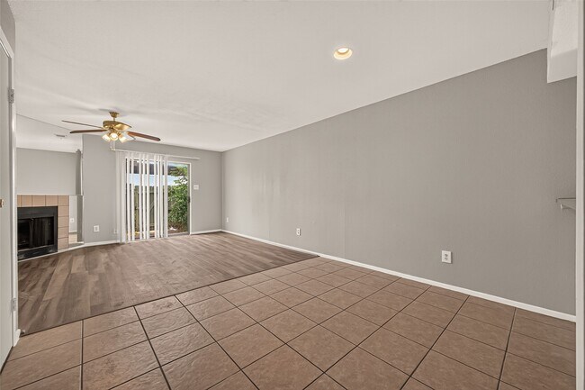 Building Photo - 12656 Windsor Village Dr