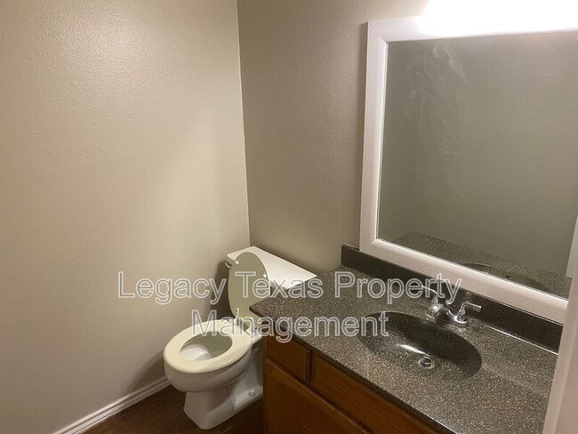 Building Photo - 1607 Sun Valley Dr