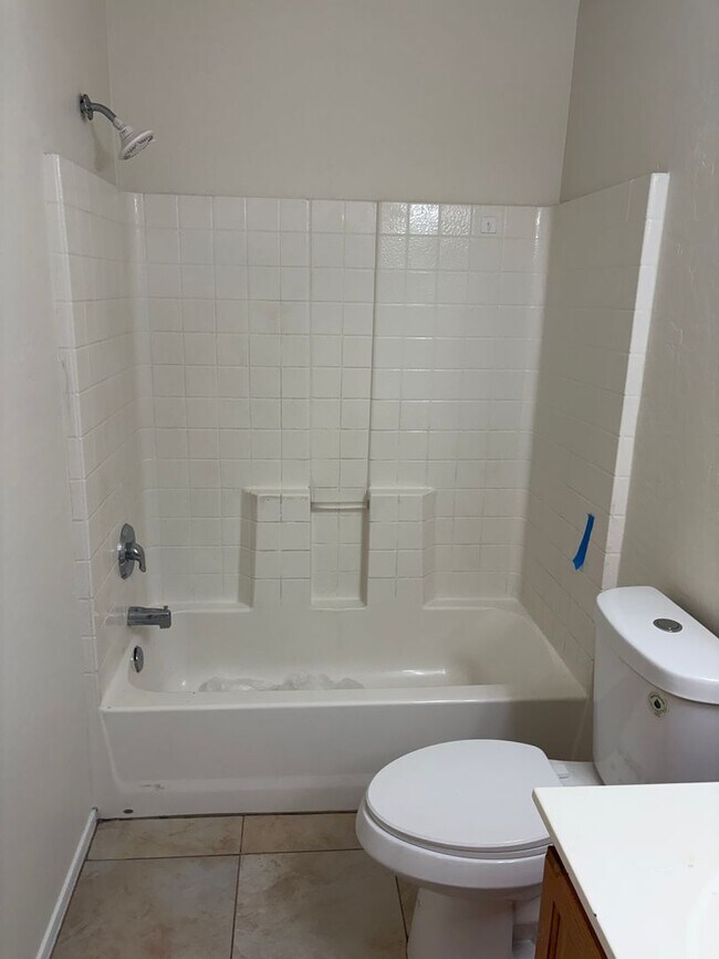 Building Photo - Freshly Painted 3 Bed, 2.5 Bath Home in Coolidge