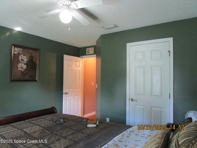 Building Photo - 534 White Plains Ave SW