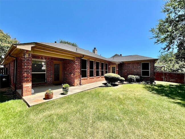 Building Photo - 3900 Chimney Rock Dr