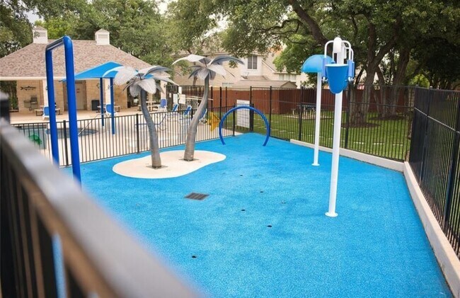 Building Photo - 10605 Lord Derby Dr