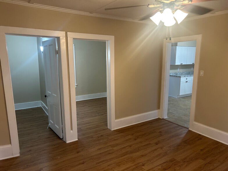 Building Photo - 113 Ballston Ave