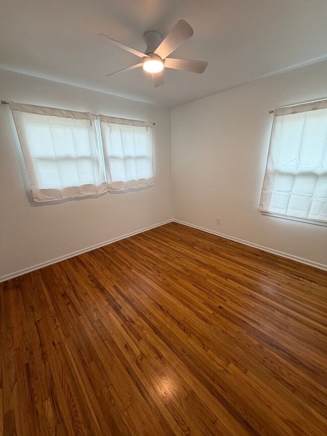 Building Photo - 3-Bedroom Home for Rent in El Camino Village | 2-Car Garage & Private Backyard