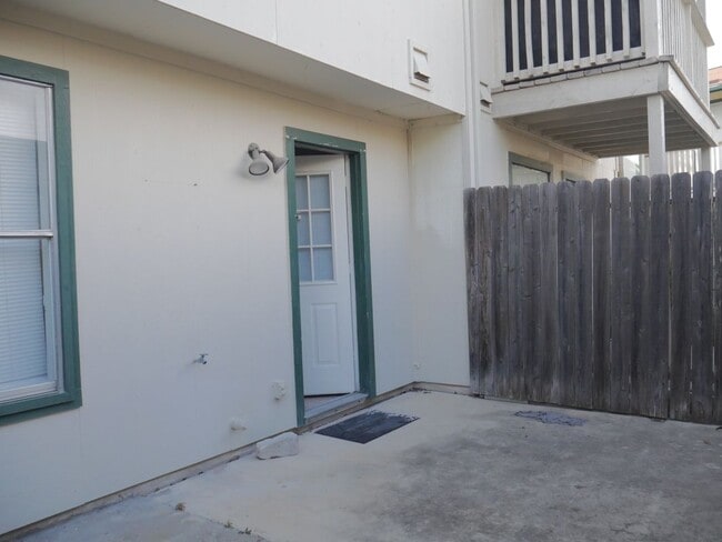 Building Photo - 4949 Hamilton Wolfe Rd