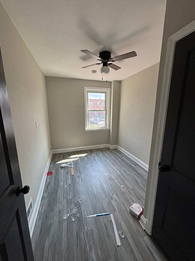 Building Photo - 3 Bedroom 2 Bathrooms, 21213