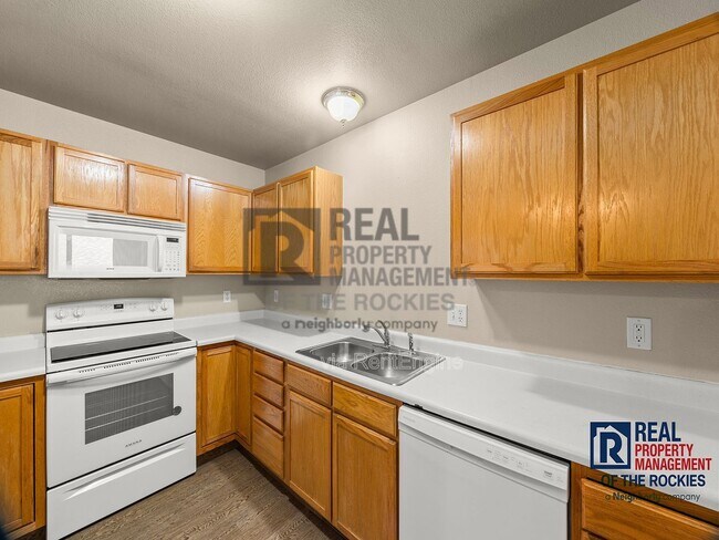 Building Photo - 2702 Rigden Pkwy