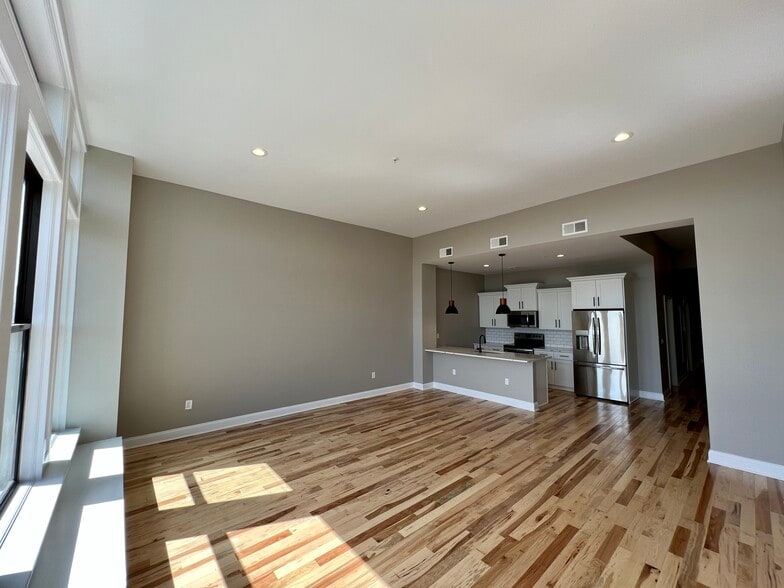 Building Photo - 409 Lackawanna Ave