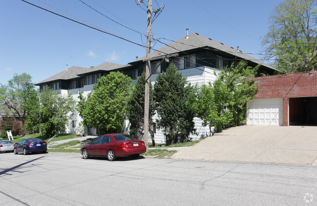 Building Photo - Jones Street Place Apartments