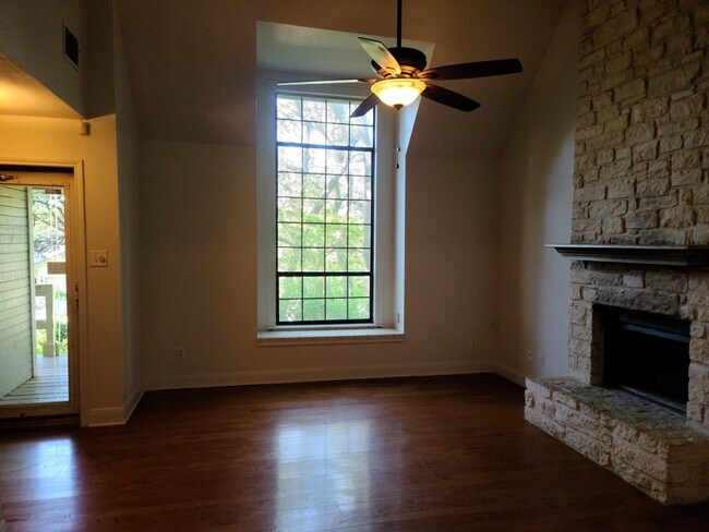 Building Photo - 3321 Thomas Kincheon St