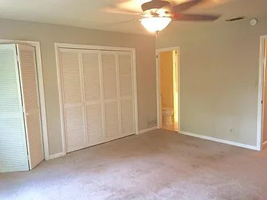 Building Photo - GREAT LOCATION 2BED 2BATH! FENCED IN YARD!