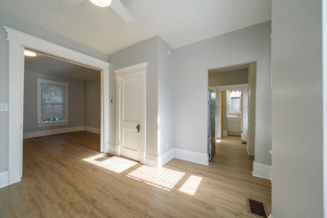 Building Photo - 954 Delaware Ave