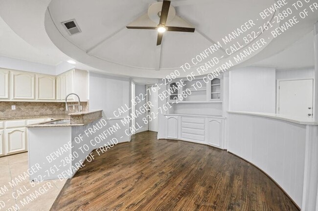 Building Photo - 9145 Drumcliffe Ln