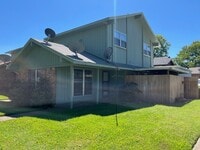 Building Photo - 2BR/1.5BA town home by LSUS (River Oaks)