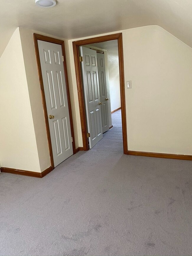 Building Photo - 422 Churchill Rd