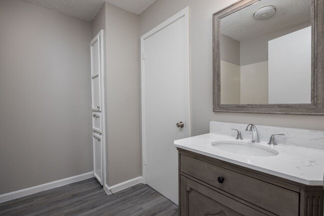 Building Photo - 2BR Units in Gonzales - TAKING APPLICATION...