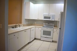 Building Photo - 102 Lighthouse Cir