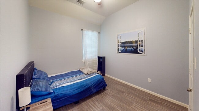 Building Photo - 14735 Garner Falls Trl