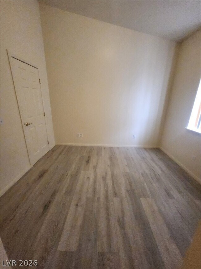 Building Photo - 2580 E Ambush St