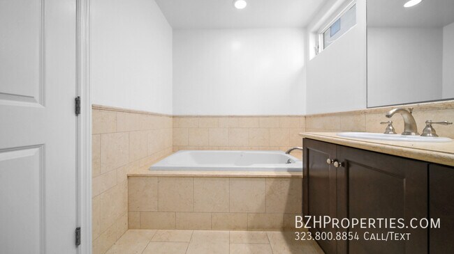 Building Photo - 1050 S Holt Ave