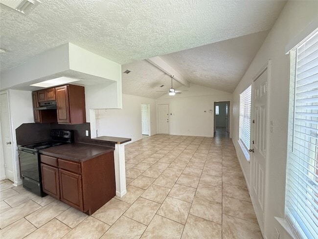 Building Photo - 10715 Sagewillow Ln