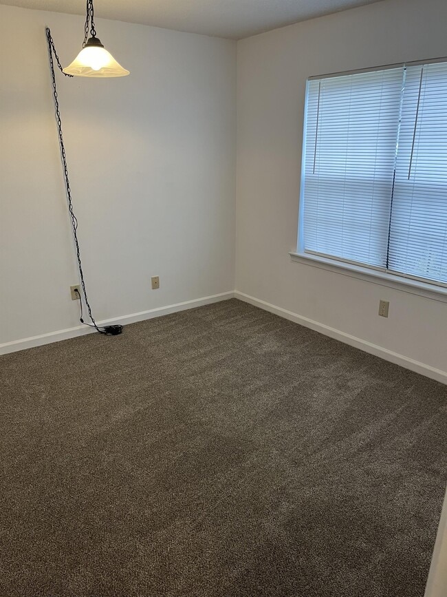 Building Photo - 6530 Laguna Point