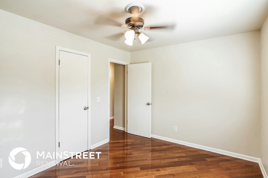 Building Photo - 3804 Scotwood Dr